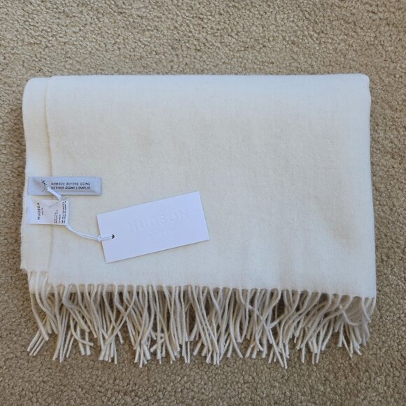 NWT Hudson North Wool/Cashmere Fringe Scarf Ivory Hudson's Bay - Picture 1 of 5